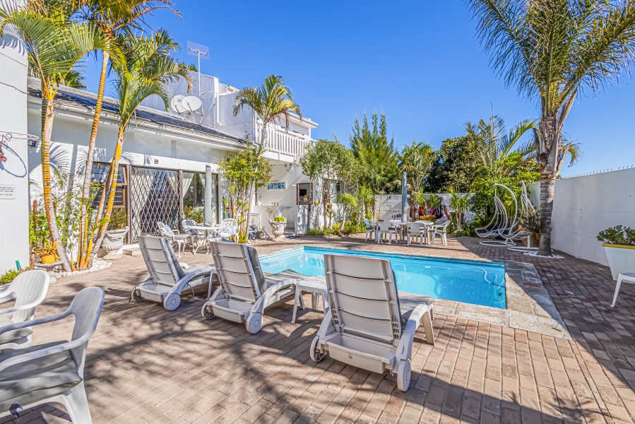 8 Bedroom Property for Sale in Country Club Western Cape